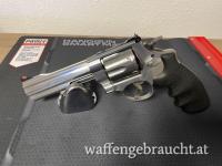 Smith & Wessen 629 5" in 44 Rem. Mag., Wilson Combat Feder, HOGUE Gummigriff, incl 298 Schuss Munition