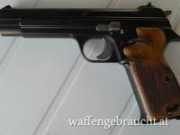 AUS EINER SAMMLUNG, SCHWEIZER SIG 210-2 P Cal.9mm