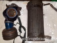Original Deutsche Wehrmacht Gasmaske mit Behälter 