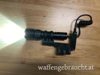 Klarus XT11S Lampe mit Magpul Montage