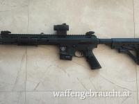 Vorderschaftrepetiergewehr AR15 Sodia Ghost mit Rotpunktvisier