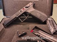 Griffstück einer CZ P-09 9X19 Full Size mit Reservemagazin, Koffer, Handbuch