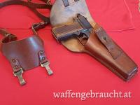 FN Browning - M 35 -Pistolentasche Gendarmerie samt Umhängeriemen und Aufnahme Leder braun
