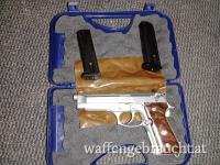 Beretta 92FS INOX mit Holzgriffschalen
