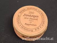 Hirtenberger - Zündungen/Zündhütchen - sehr alt - originale alte Runddose aus Papp - sehr selten