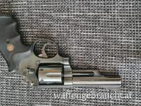 Smith+ Wesson  357 Magnum Revolver