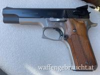 Smith & Wesson 745