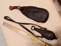 Vorderlader Zubehör antik Pulverflasche und Schrotbeutel aus Leder