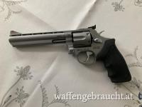 TAURUS  689      NEUWERTIG!