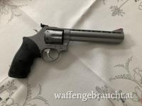 TAURUS   689        NEUWERTIG!