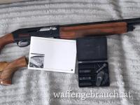Benelli Centro Kal. 12/76 – Edle Selbstladeflinte mit Carbon-Laufschiene, zweitem Hinterschaft & Originalzubehör