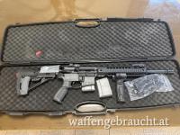 Husan MKA556 im Kaliber .223Rem mit 2 Magazine, Vordergriff, Licht und Laser